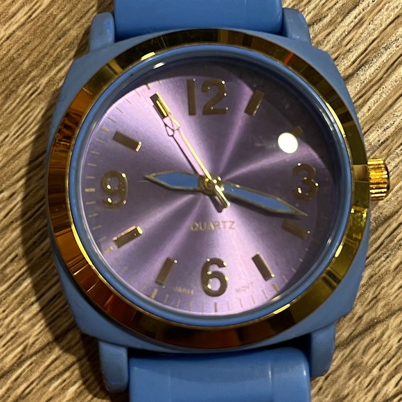 Women’s Watch - Picture 2 of 3